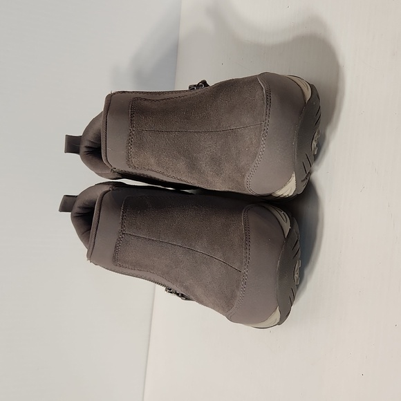 NWT Easy Spirit Seevony 7.5 Grey Ankle Boots - Picture 4 of 9